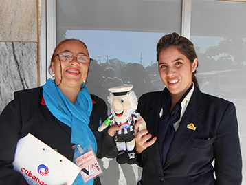 Airport staff Helen and Sulien at Habana were pre-warned of his arrival and were excited
about looking after his welfare.