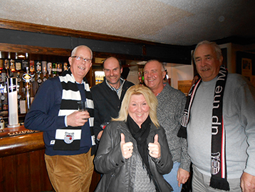 Histon Mariner Brian, Darrell, Jane, The long-suffering Keith and the President celebrate the new accord between Croydon and Histon with a diet coke.