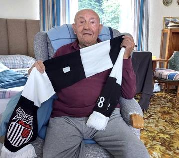 99 years old Jack Hinchcliffe